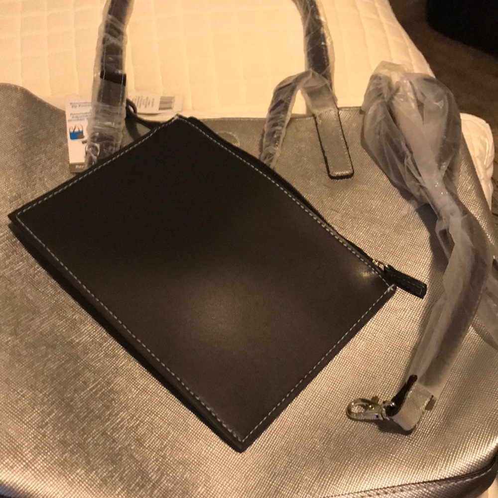 Purses - Picture 3 of 3